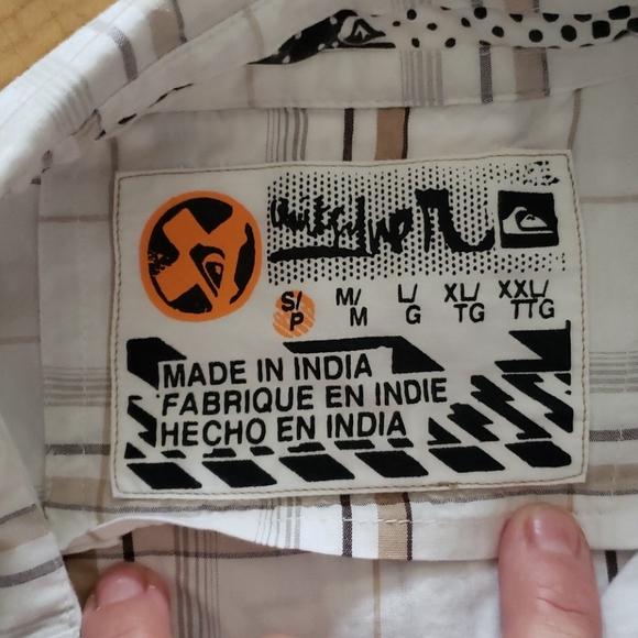 Quick silver short sleeve cotton button up shirt size S - Picture 2 of 4